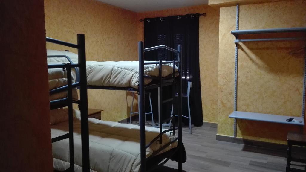 Hostal La Aldaba Hotel Montearagon Kültér fotó